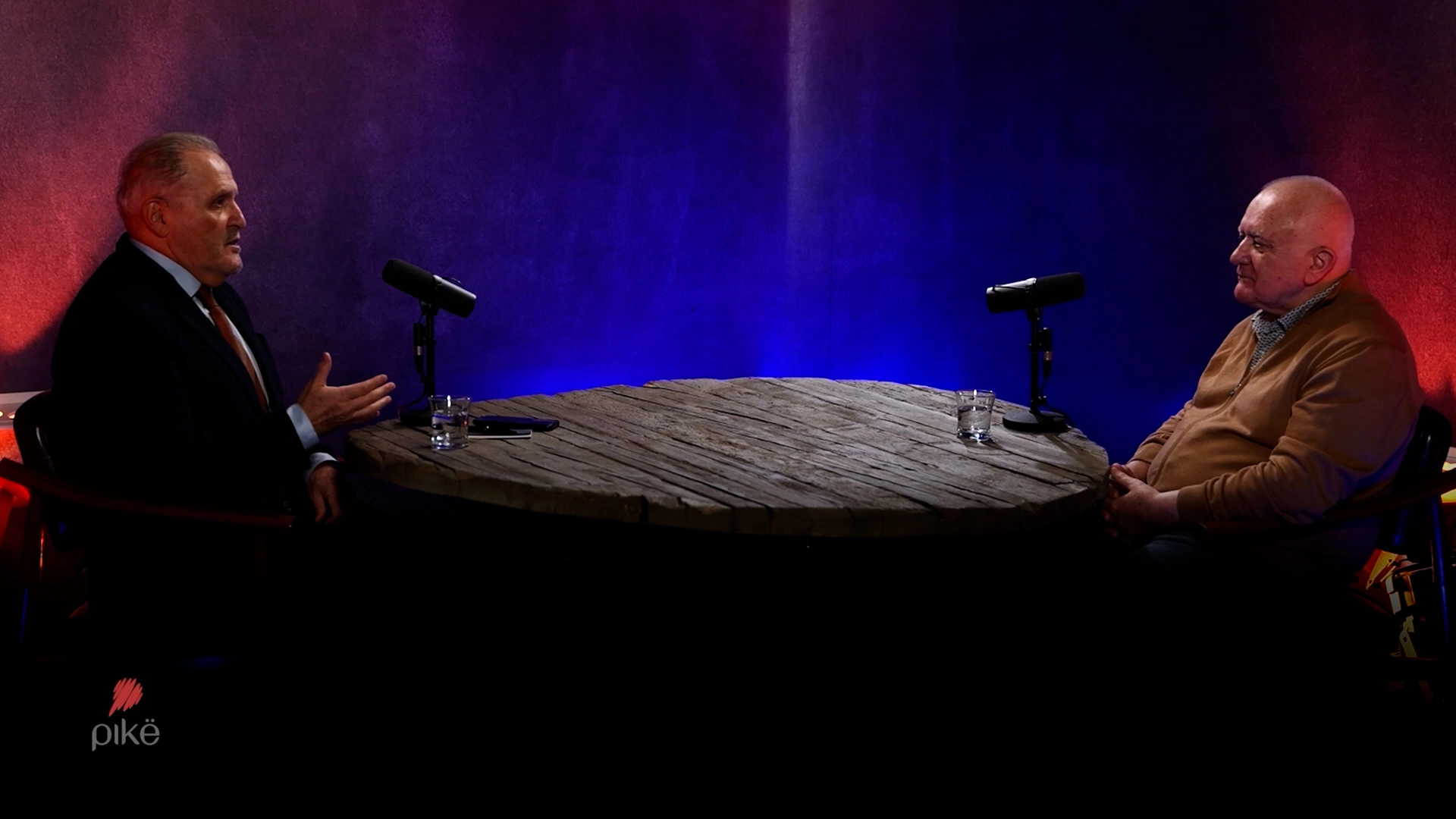 PIKË me Veton Surroin