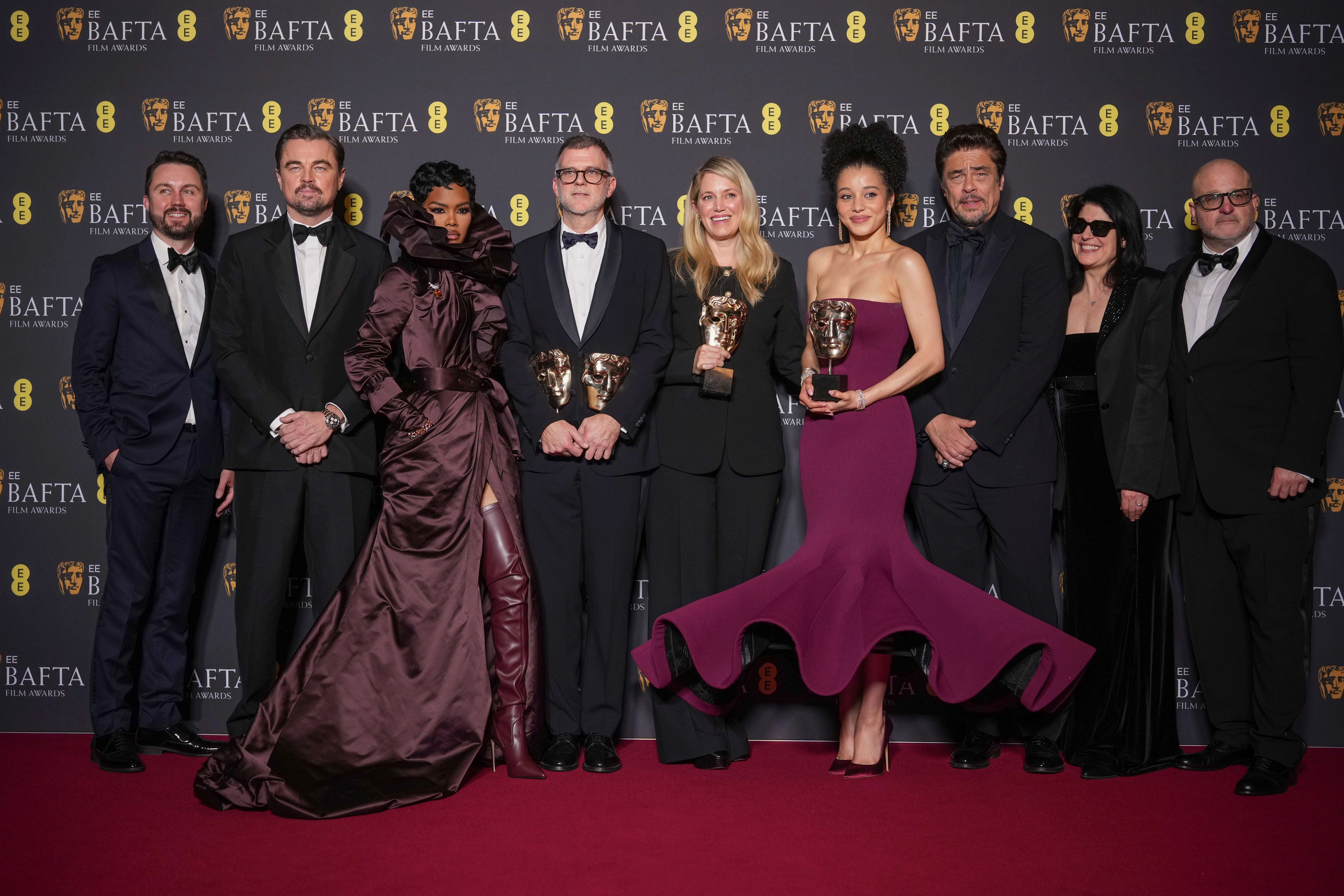 Tepihu i kuq i ceremonisë së ndarjes së çmimeve “BAFTA”