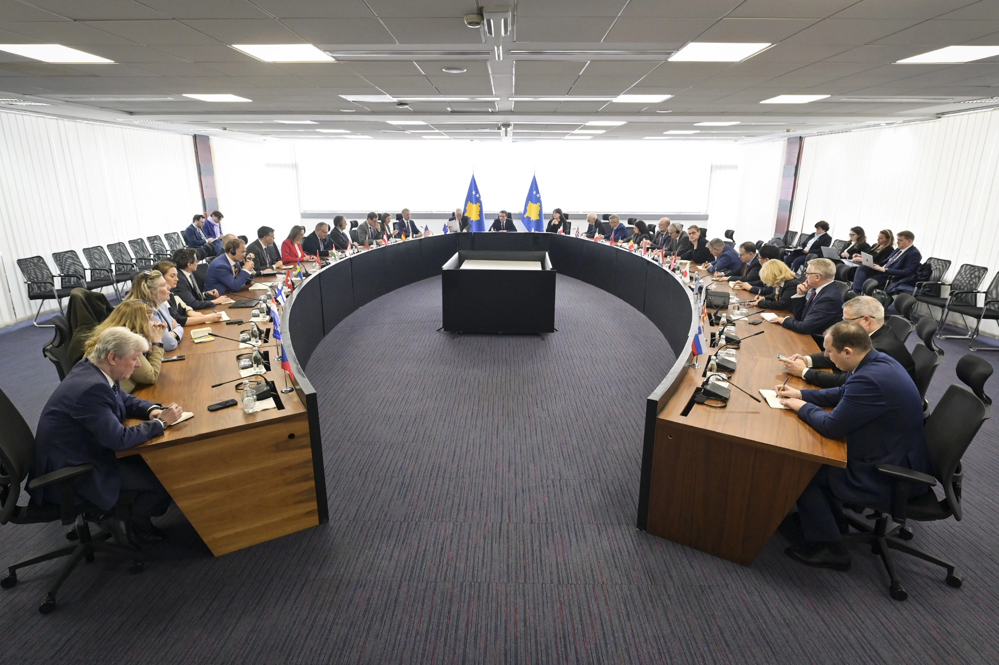 Ambasadoret e Akredituar