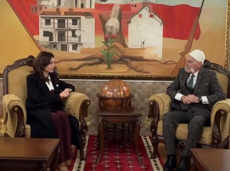 Glauk Konjufca dhe Elisa Spiropali