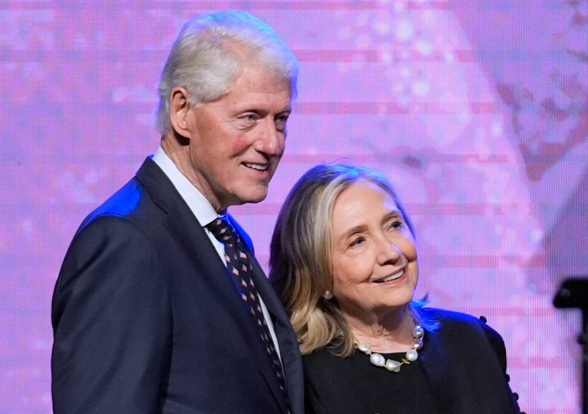 Bill e Hillary Clinton nisin sot dëshminë lidhur me Epsteinin