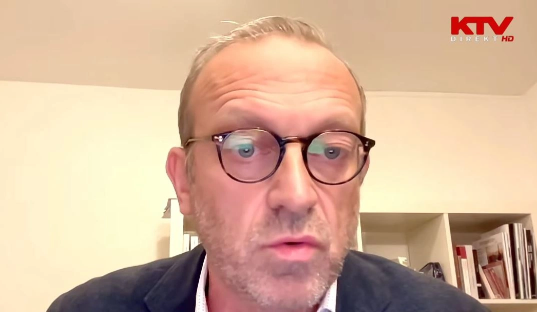 Gazetari e publicisti Enver Robelli