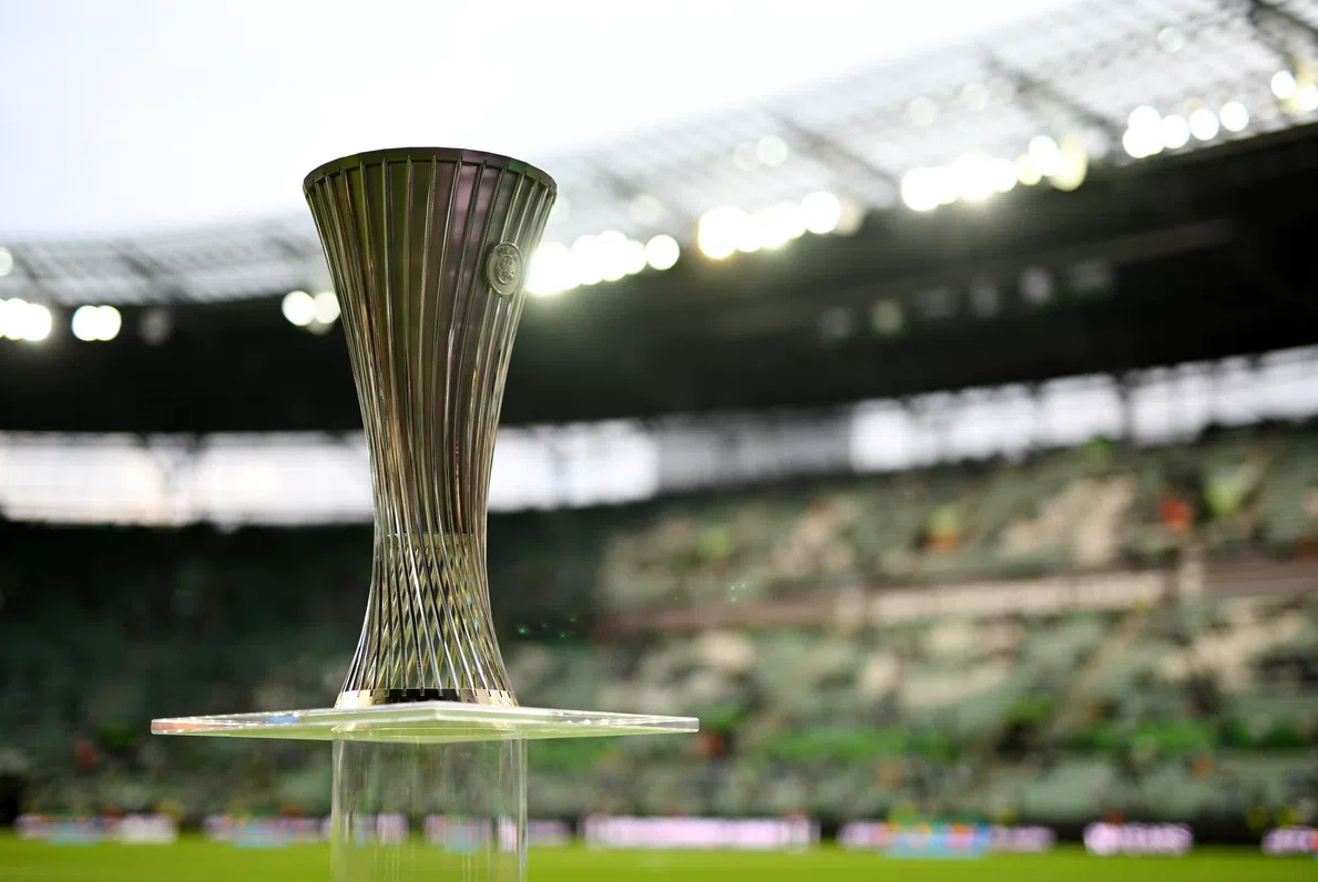 Favoriti Crystal Palace përballë AEK Larnacas