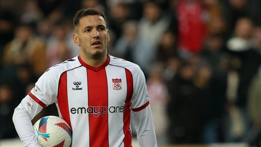 Trajneri i Sivassporit  E dua Manajn pjesë të skuadrës