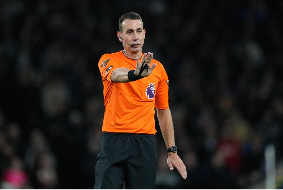 Merret vendimi për ish gjyqtarin e Premier Leagues  Coote