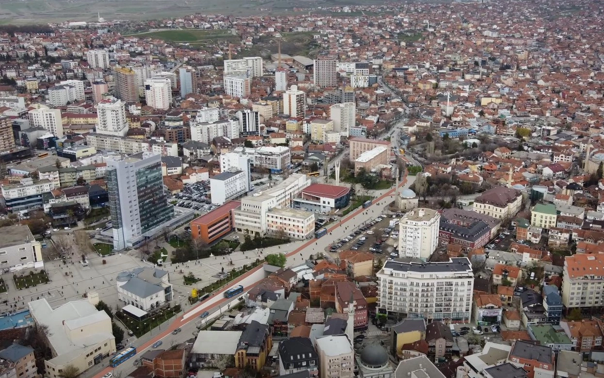 Thirrja e tretë për memorialin “Adem Jashari” në sheshin ende në letër