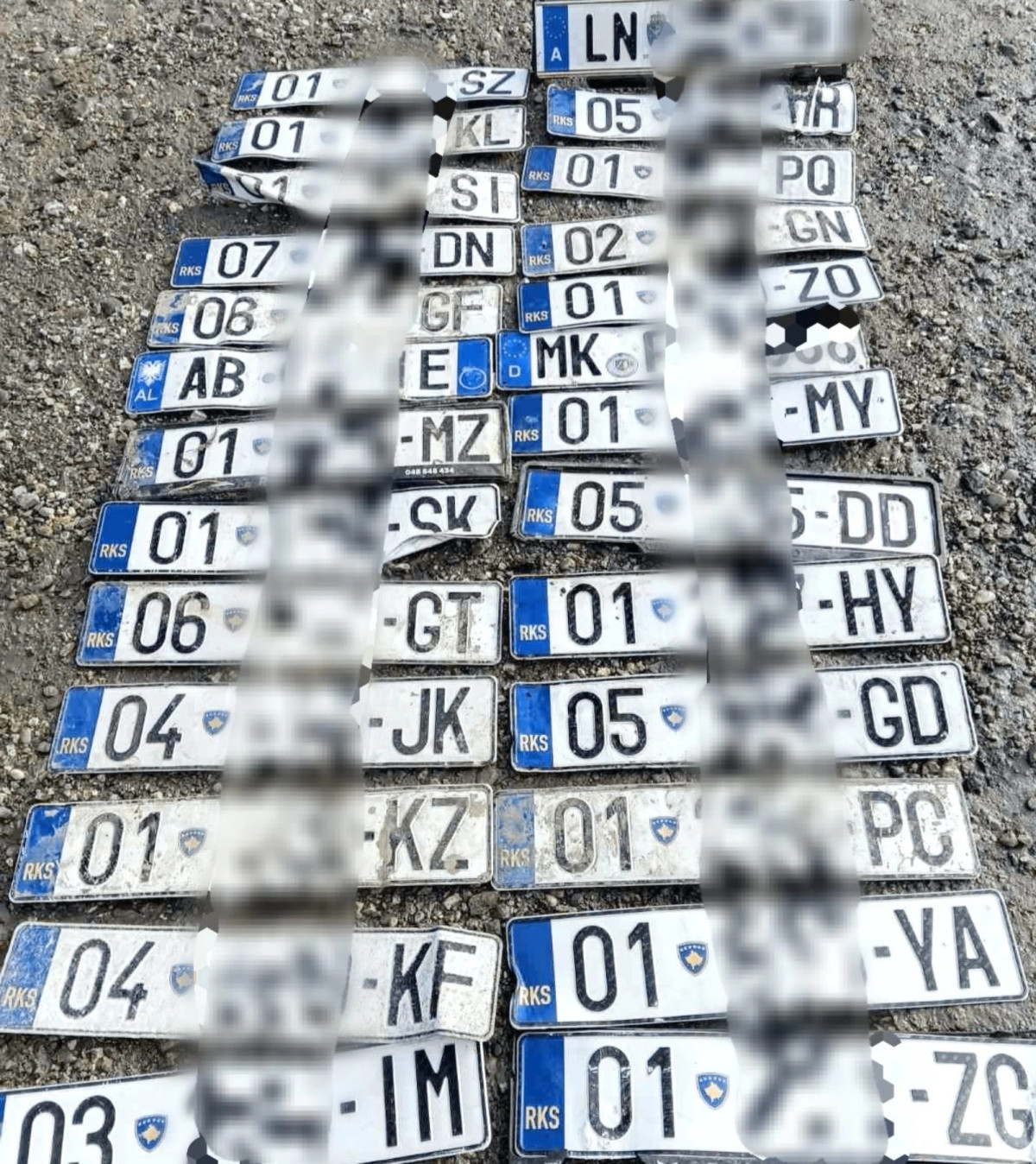 Policia gjen tabela automjetesh pas vërshimeve  pronarët mund t i marrin në Graçanicë