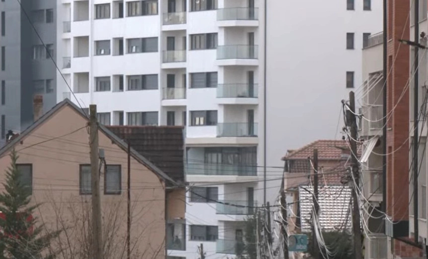 Reduktimet e rrymës dhe uji i turbullt e kthejnë Kosovën në  periudhën e pasluftës 