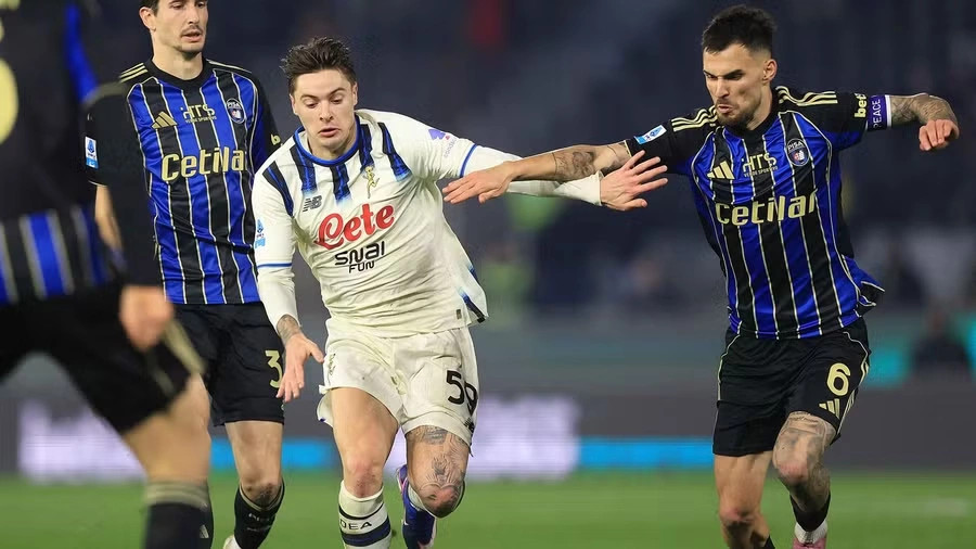 Atalanta ndalet në barazim nga Pisa