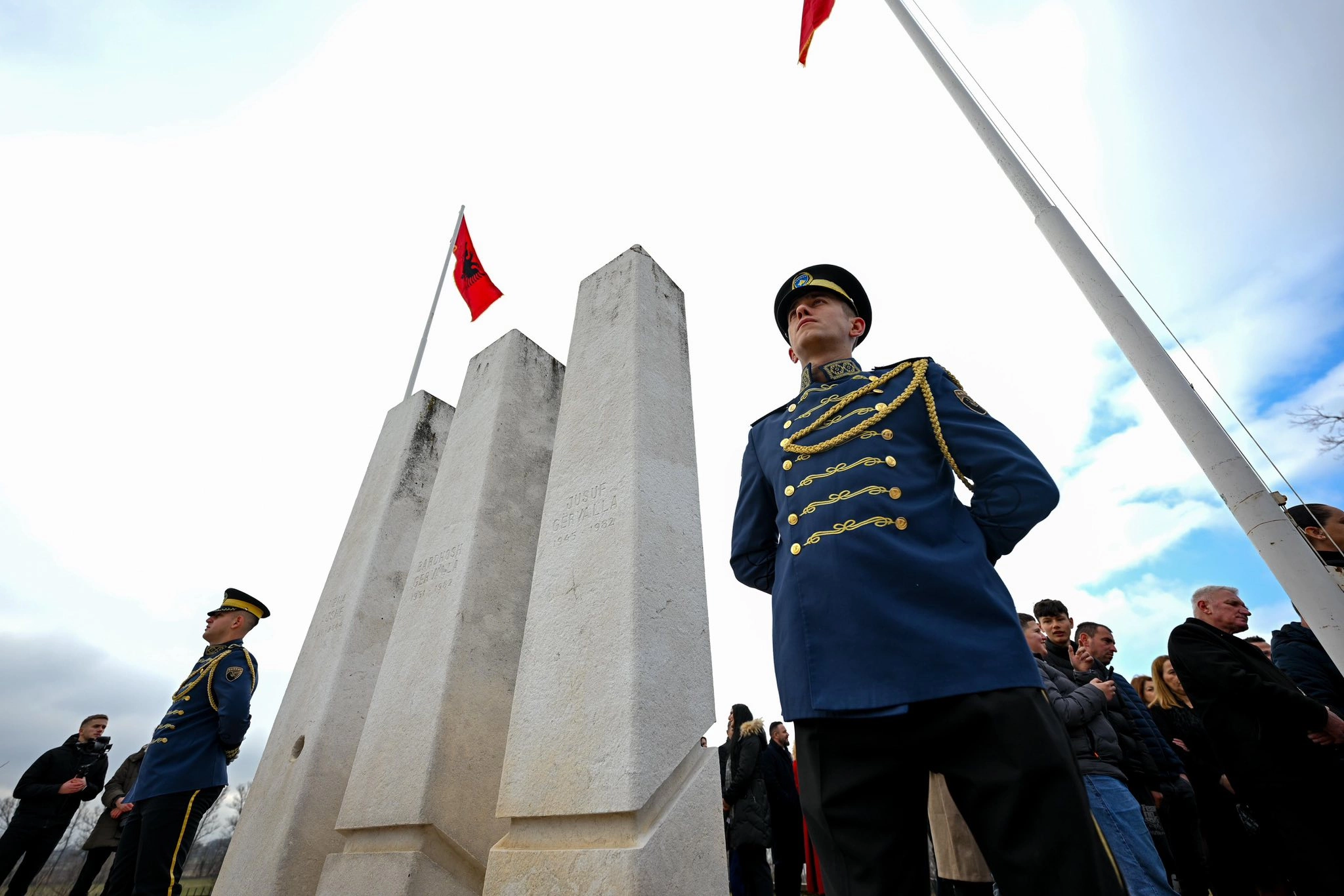 Jusuf e Bardhosh Gërvallës dhe Kadri Zekës