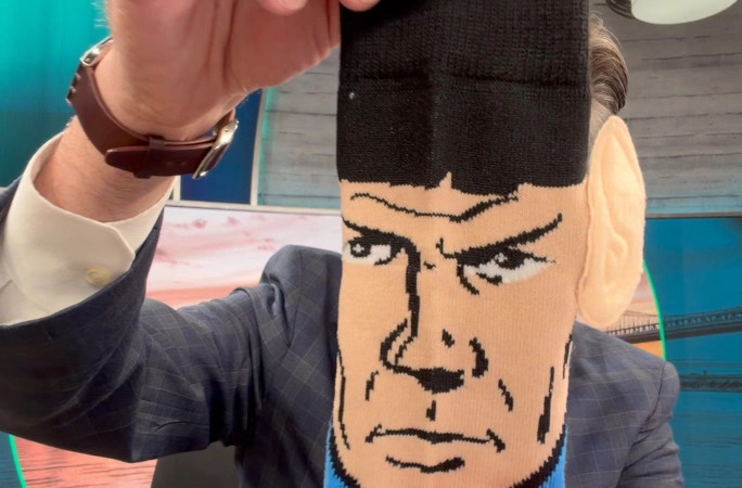 Prezantuesi i lajmeve hyn në  Guinness  me koleksionin më të madh të çorapeve