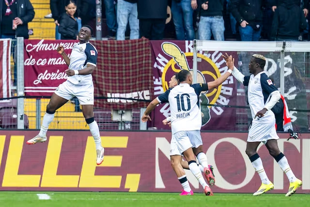 krasniqi-asiston-kamberi-ndeshkohet-me-te-kuq