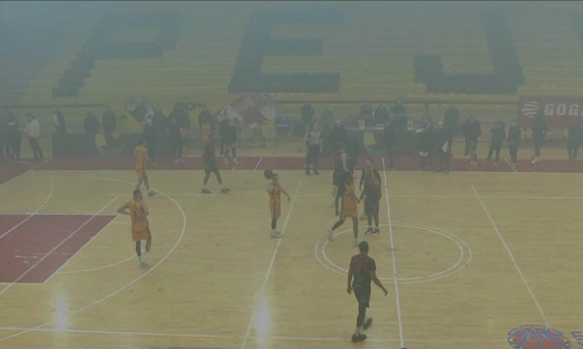 Bashkimi fiton ndeshjen në palestrën e mbuluar me tym