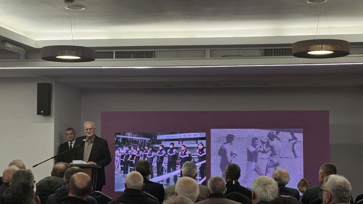 Promovohet libri për trajnerin legjendar Lah Nimani