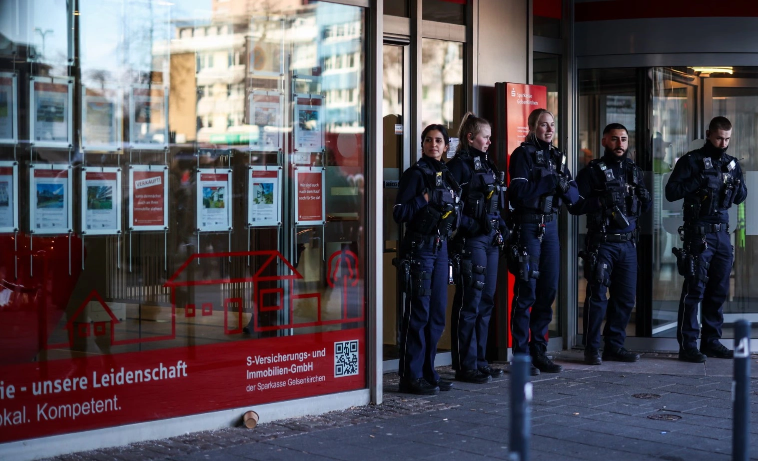 “U ndjeva si i mpirë”, viktimat e grabitjes rreth 300 milionëshe të bankës në Gjermani ndihen të shkatërruara