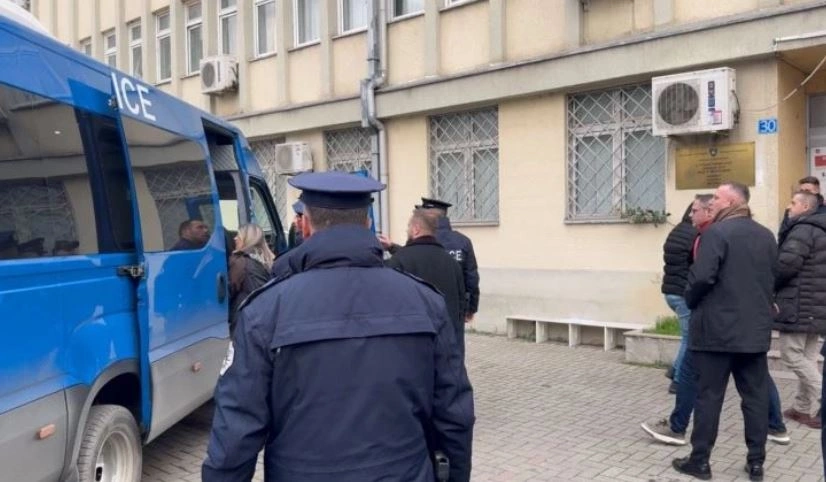 Sjellja në Gjykatë e të ndaluarve