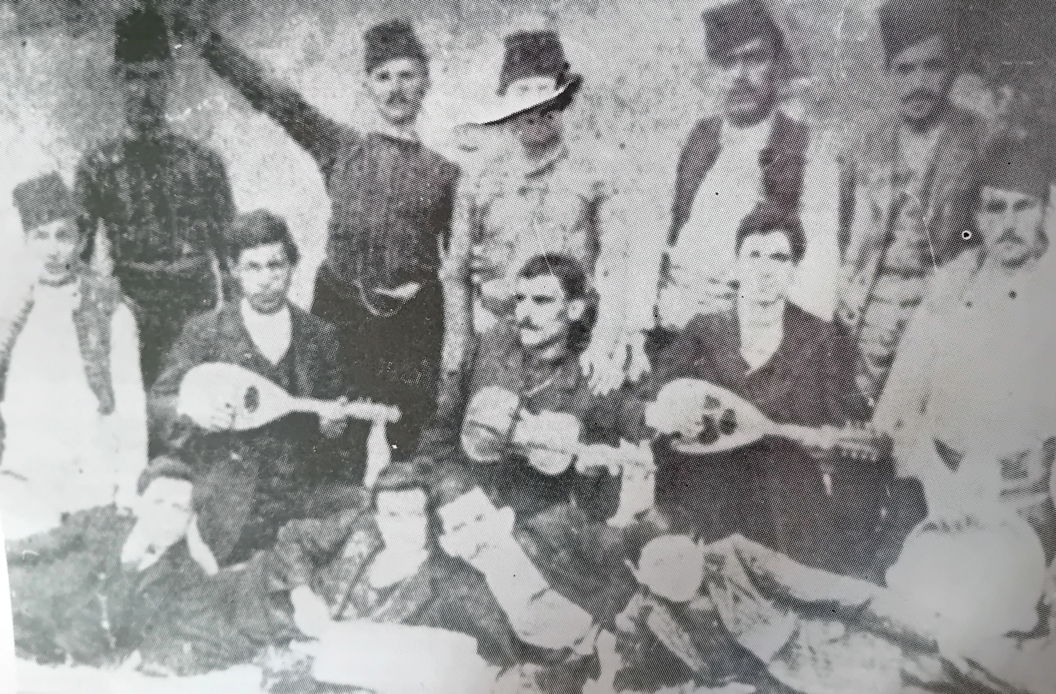 Një grup i zanatlinjve në Mitrovicë, viti 1908