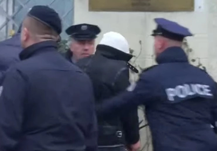 Arrestimi - Prizren - vjedhje votash