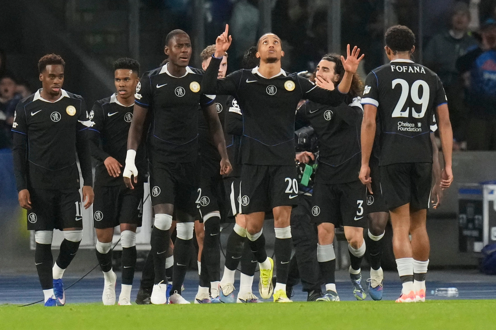 Napoli mposhtet nga Chelsea dhe eliminohet