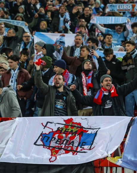 Tifozë spanjollë me flamur anti-Kosovë, klubi serb i falënderon