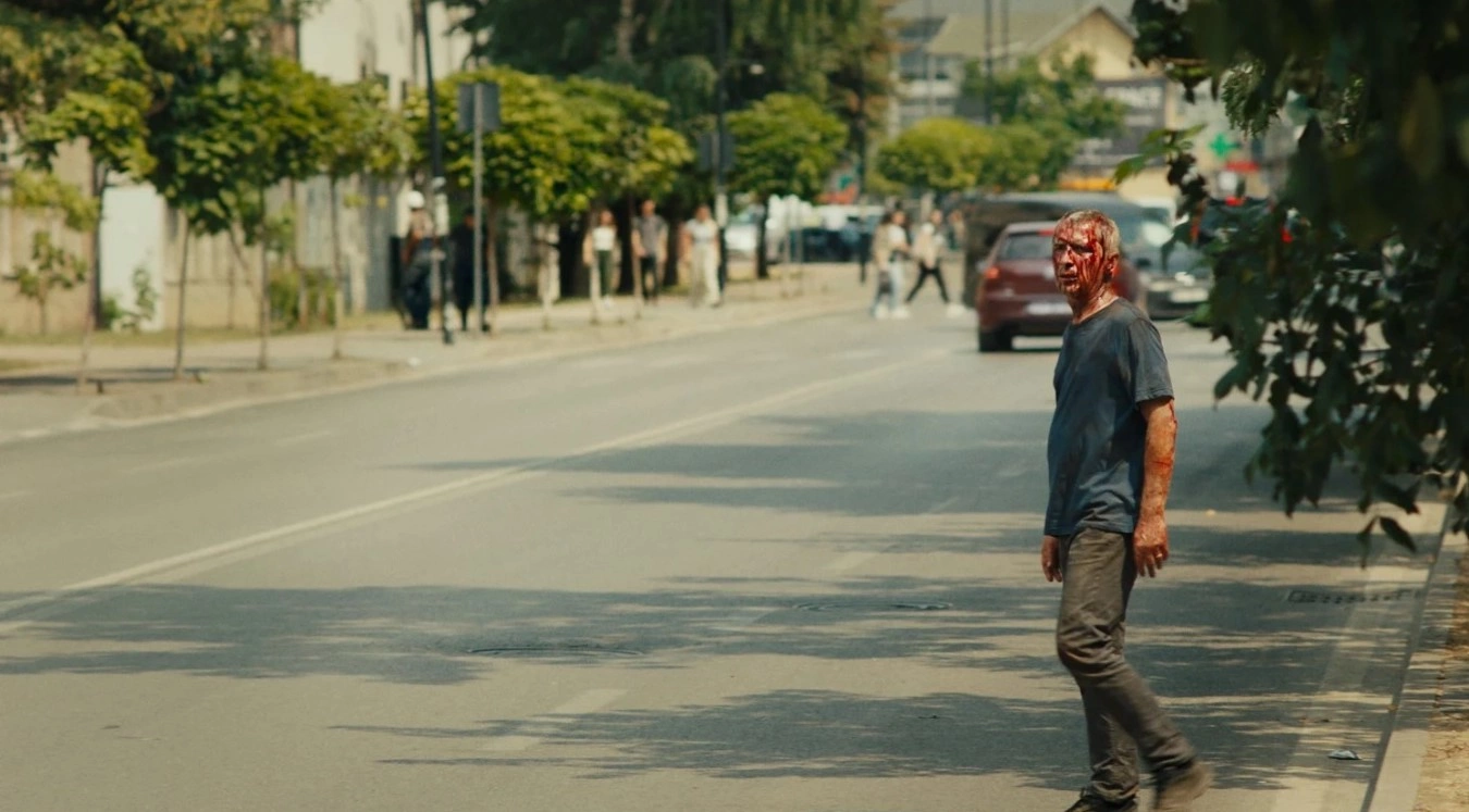 Astrit Kabashi në rolin e Shabanit në filmin “Shame and Money”