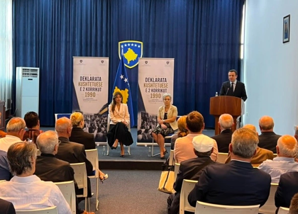 Albulena Haxhiu, Albin Kurti