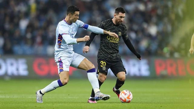 Pse Ronaldo kritikohet më shumë se Messi 
