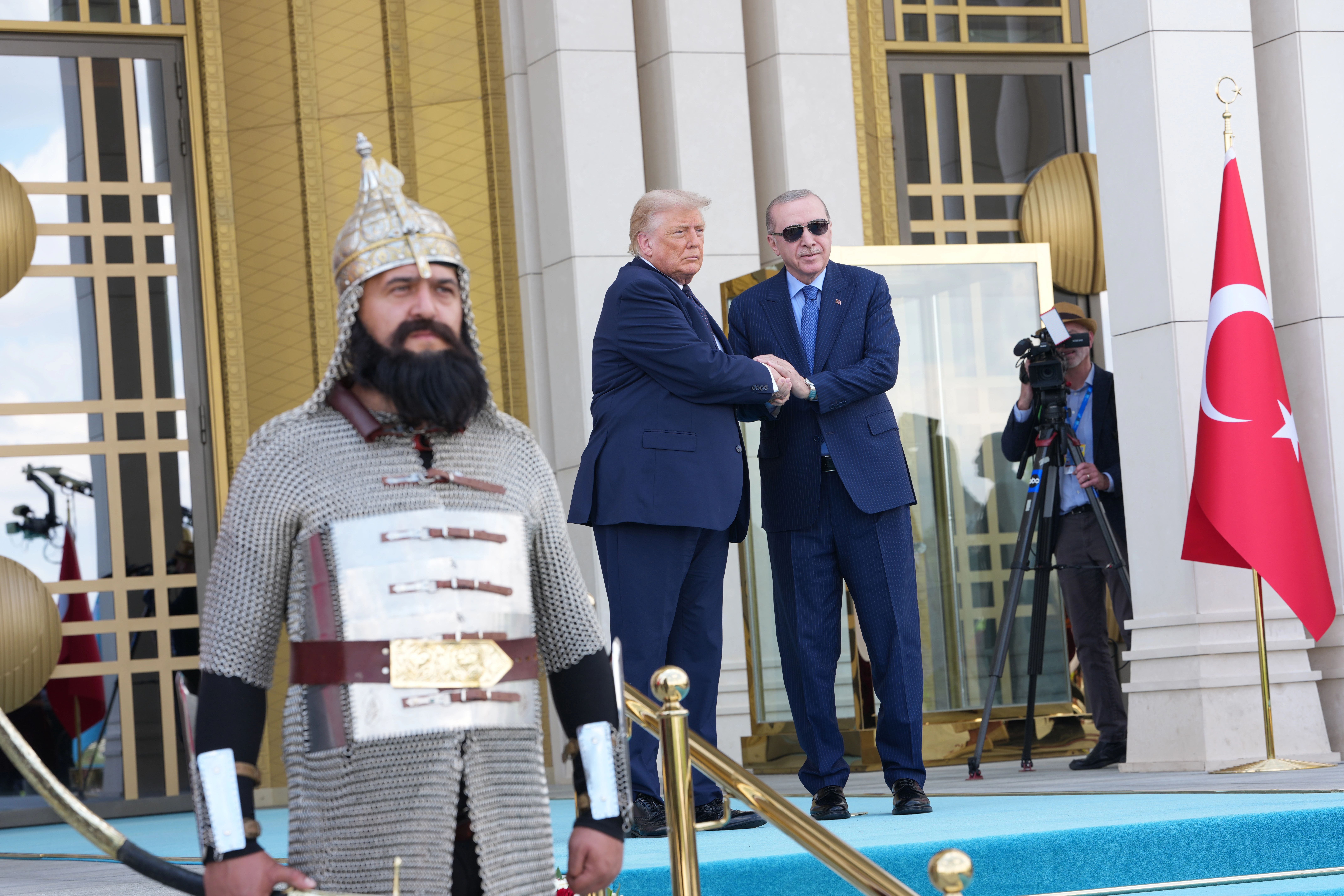 Liderët e NATO-s mblidhen në Samitin në Ankara