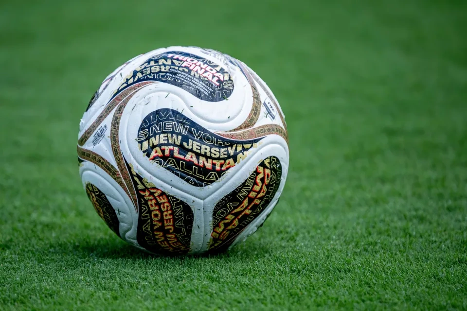FIFA prezanton topin e ri të Kupës së Botës