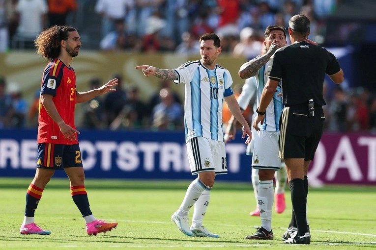 Messi dhe  Cucurella