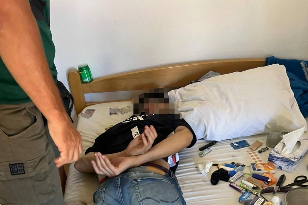 Arrestohet një shtetas i Kosovës në Ulqin, dyshohet për vjedhje në plazhe