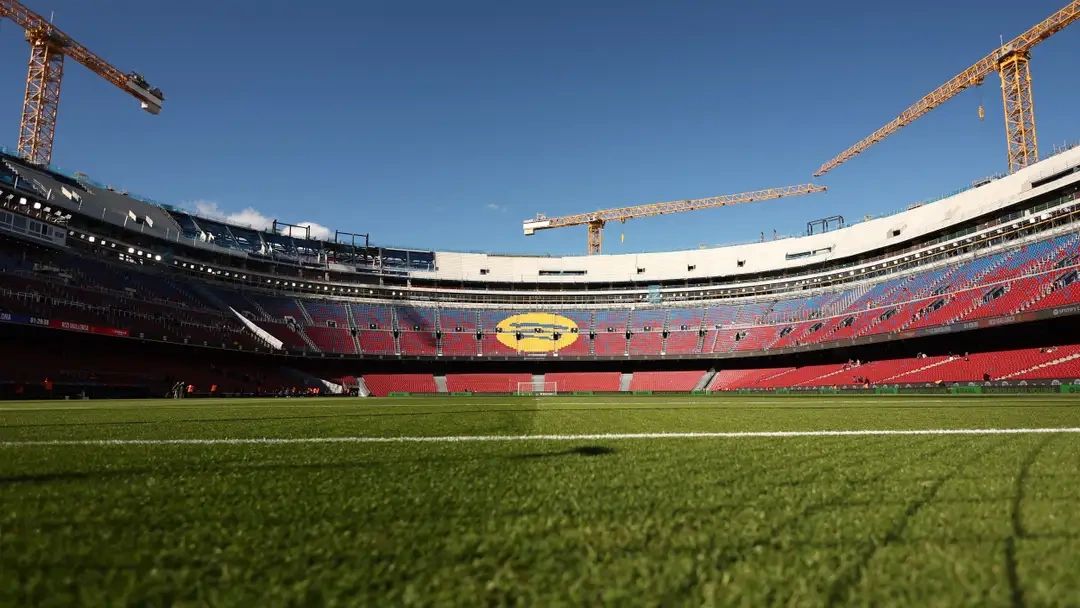 Një punëtor humb jetën në stadiumin  Camp Nou 