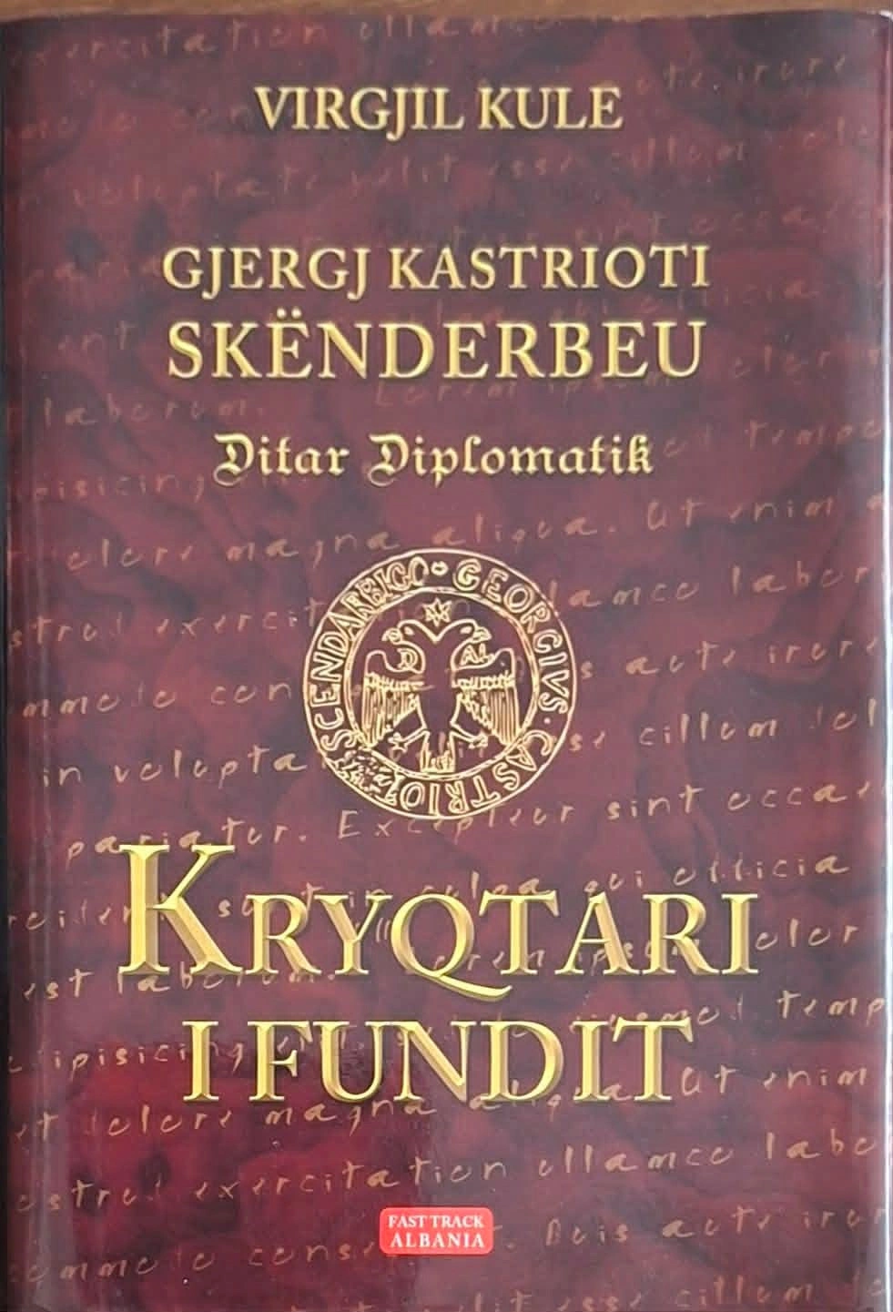 Vetëm pas leximit të këtij libri, çdokush do ta ketë të qartë se në çfarë rrethanash është përballuar Skënderbeu, i cili me mjeshtëri ia arriti t’i përballojë sfidat për një çerek shekulli, ndaj perandorisë më të madhe të kohës