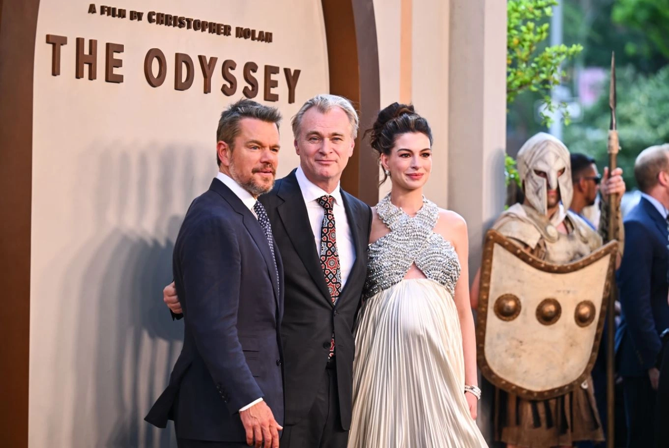 Aktori Matt Damon, regjisori Christopher Nolan dhe aktorja Anne Hathaway