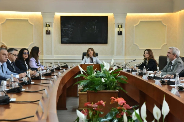 Haxhiu takon kryetarët e partive në kuadër të përgatitjeve për seancën konstituive