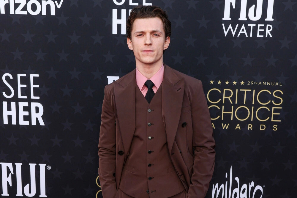 Tom Holland tregon pse ka refuzuar disa herë të prezantojë  Saturday Night Live 