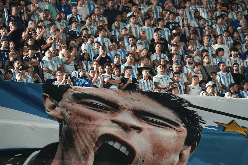 Pse tifozët e futbollit në Amerikën Latine ndihen thuajse “të shenjtë”