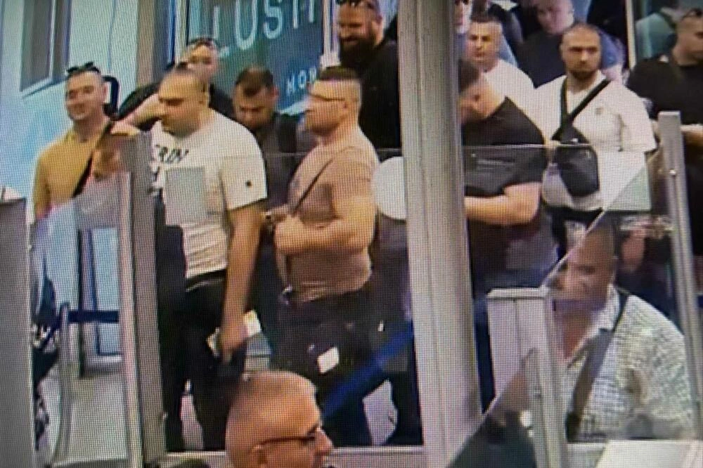 Serbët të cilët u ndaluan nga autoritetet malaziase në aeroportin e Tivatit