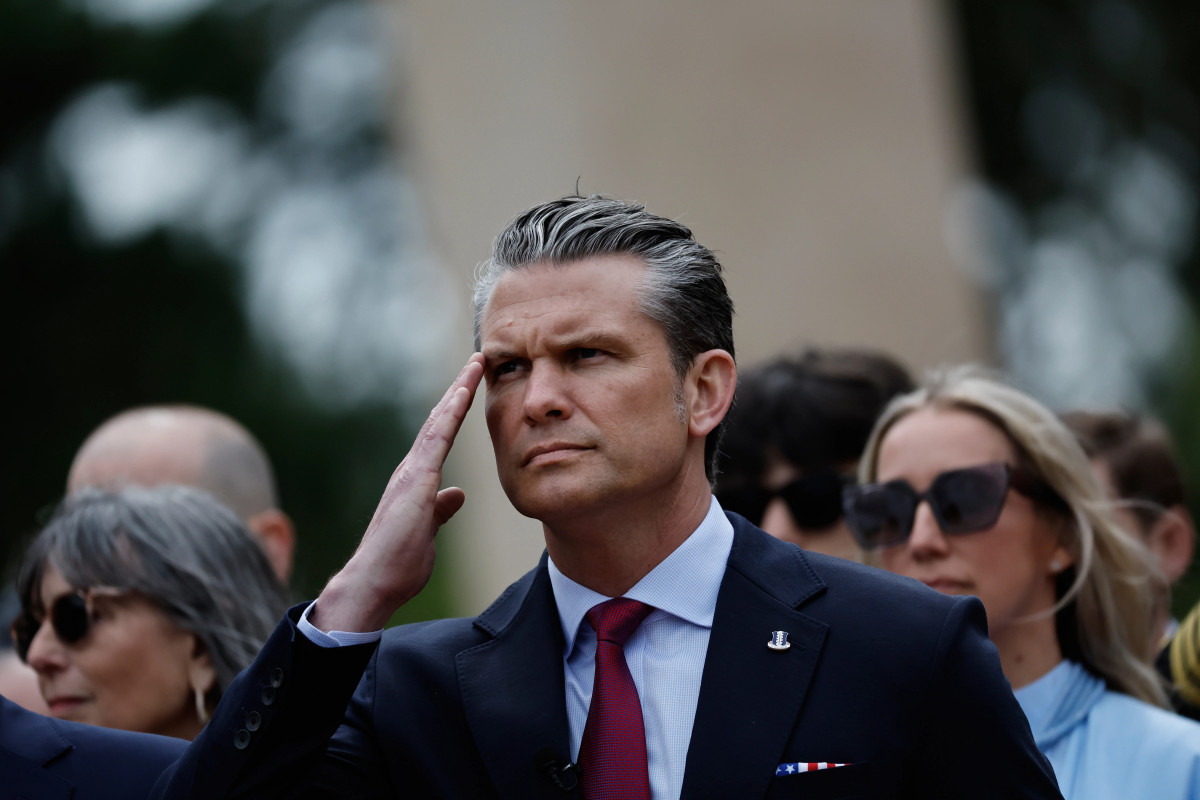 Sekretari amerikan i Mbrojtjes në ceremoninë e 82-vjetorin të Ditës D në Francë