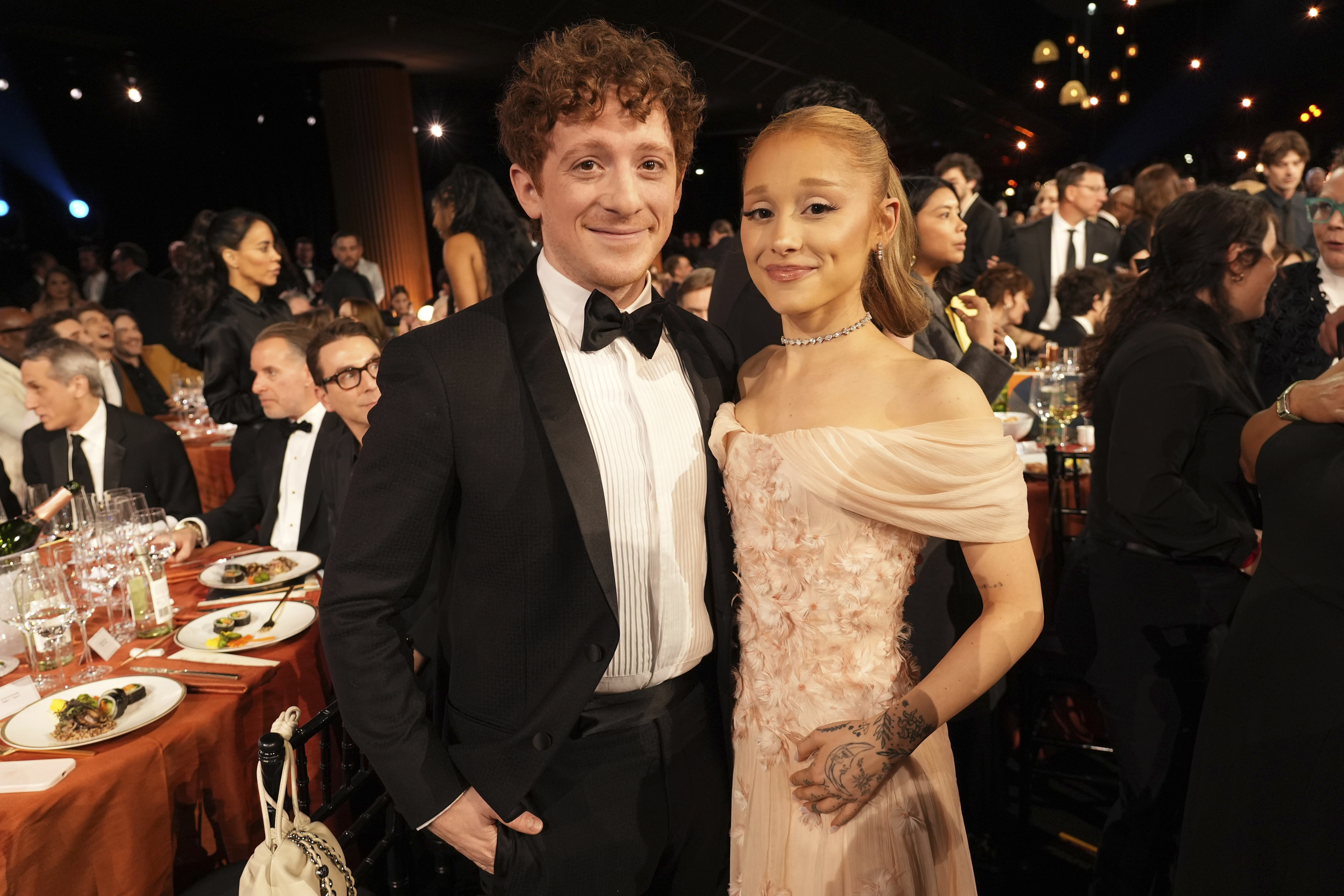 Ethan Slater dhe Ariana Grande