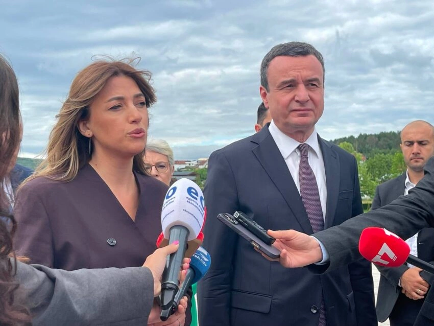 Albulena Haxhiu dhe Albin Kurti