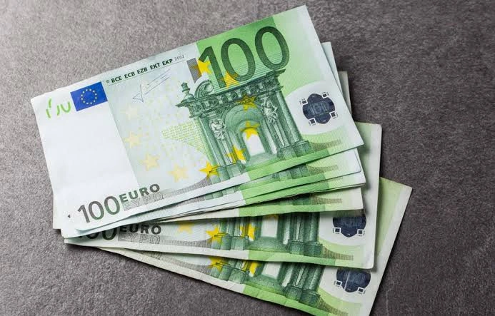 100 euro