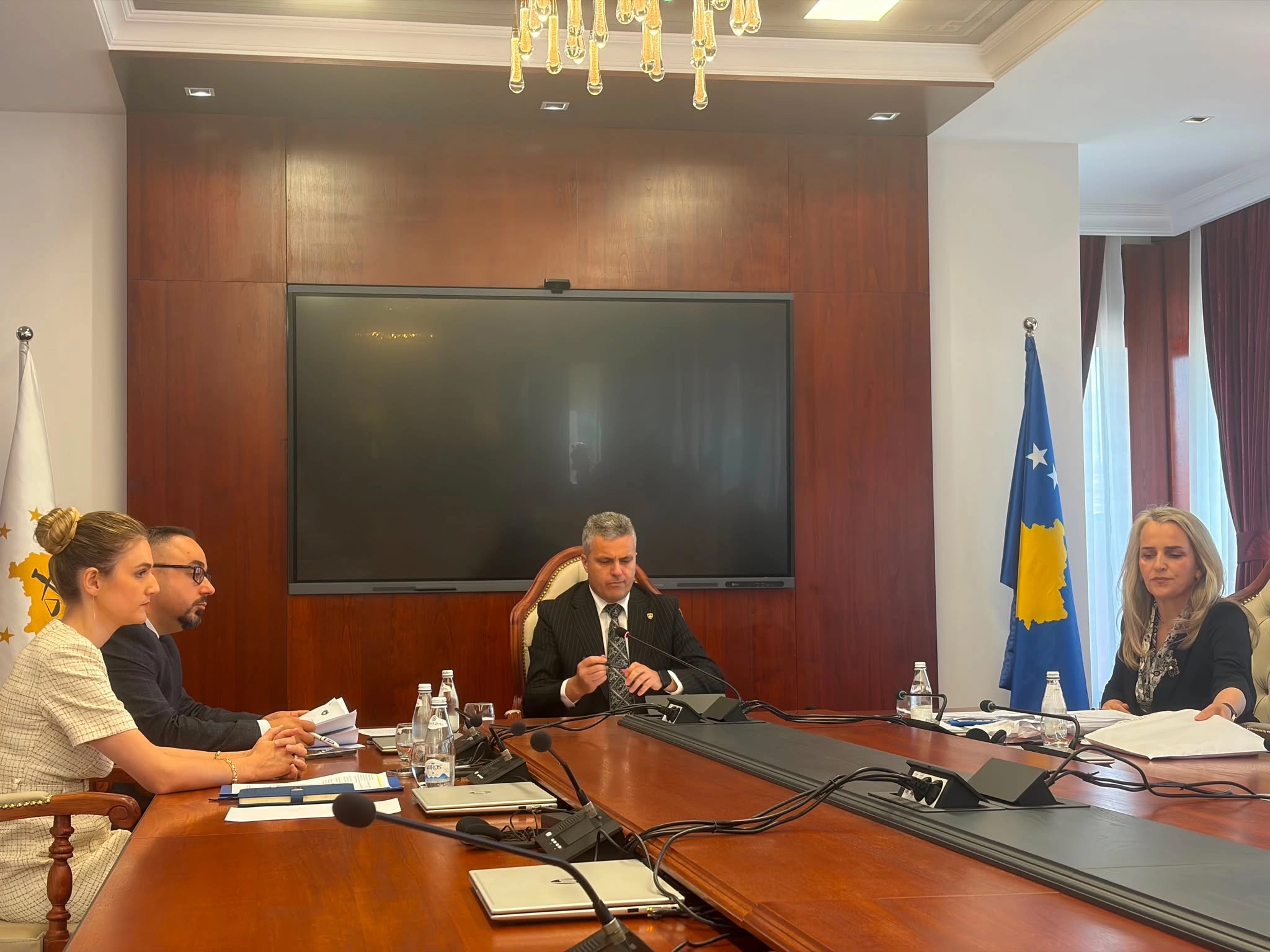 Pesë kandidatë plotësojnë kushtet për të garuar për kryeprokuror