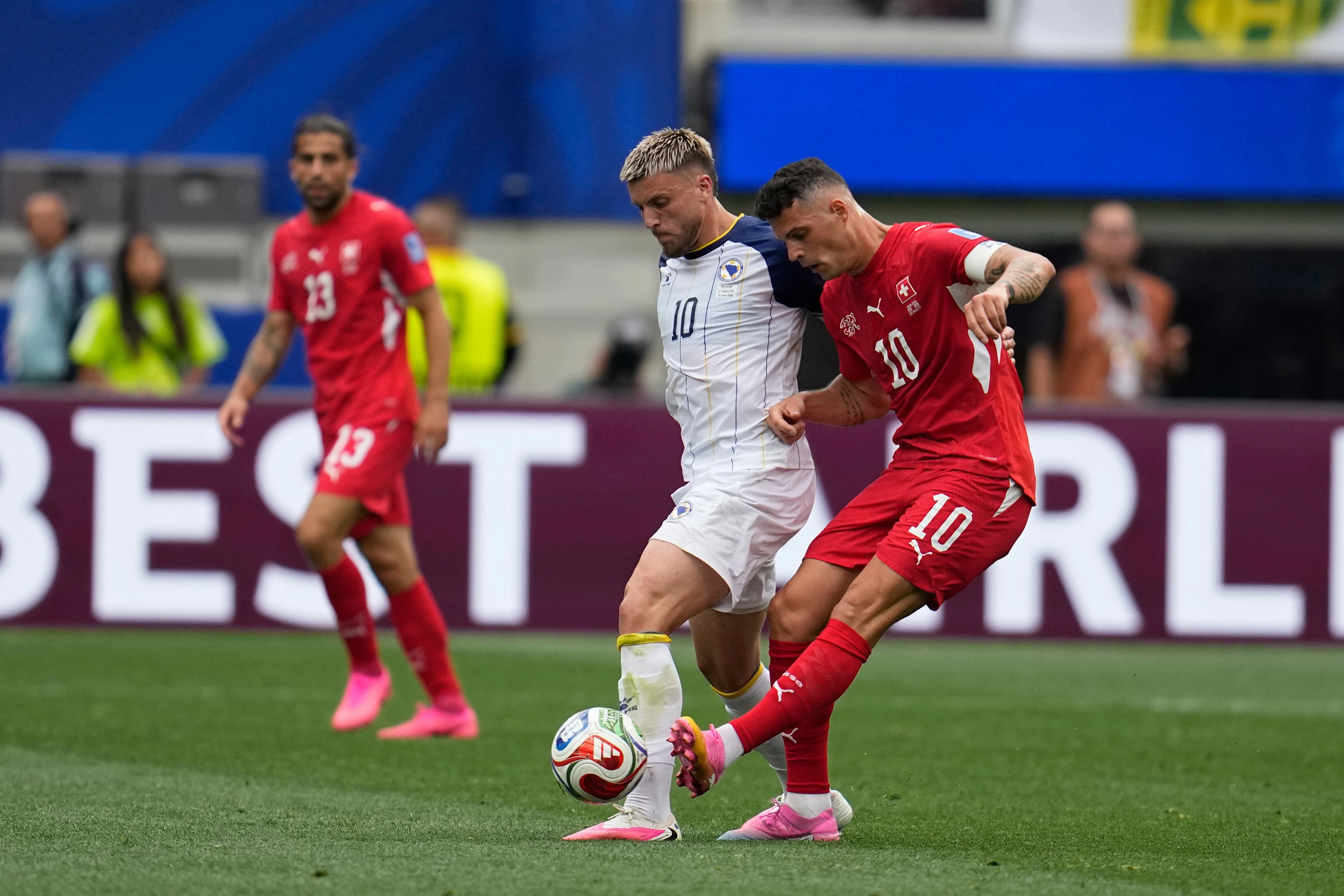 Xhaka vulos fitoren e thellë të Zvicrës ndaj Bosnjës