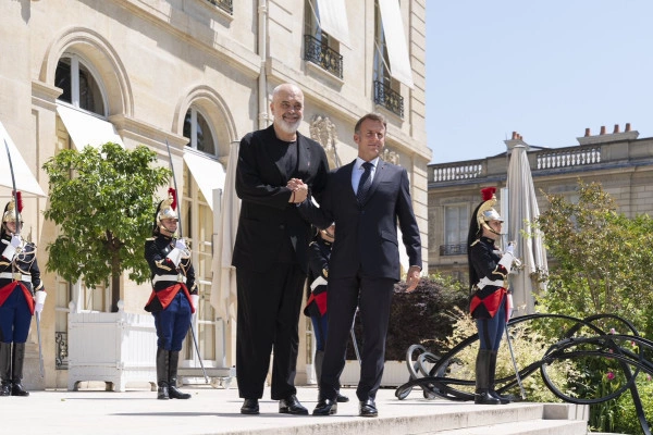 rama  macron