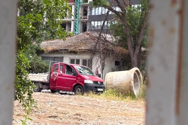 Hedhja e mbeturinave