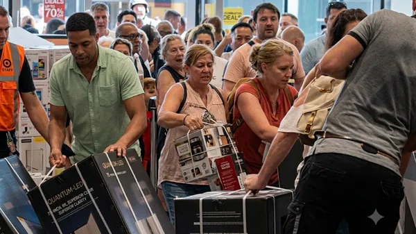 I nxehti shkakton kaos në Francë, njerëzit përleshen për kondicionerë