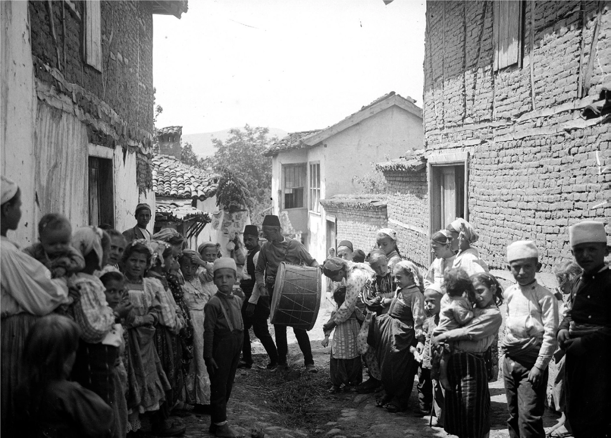 Mitrovica e shekullit të kaluar  Ditë Bajrami  shqiptarë të mllefosur e të admiruar