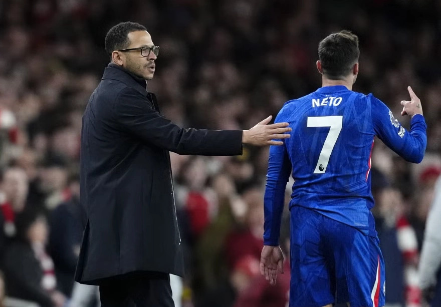 rosenior-pedro-neto-ka-kerkuar-falje-per-kartonin-e-kuq