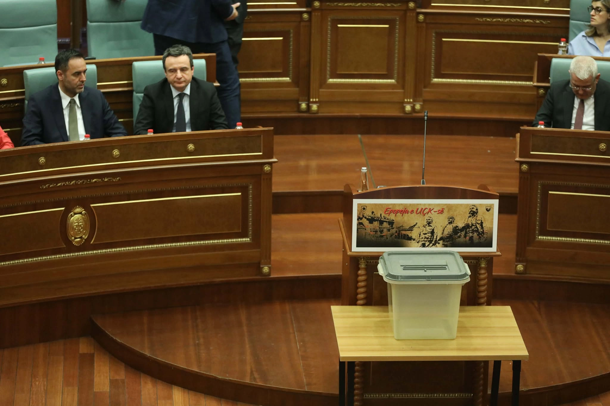 Konjufca e Kollçaku kalojnë filtrin e Komisionit për kandidaturat për president